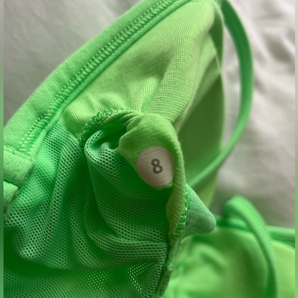 NWOT Lululemon tank - size 8 - Picture 3 of 3